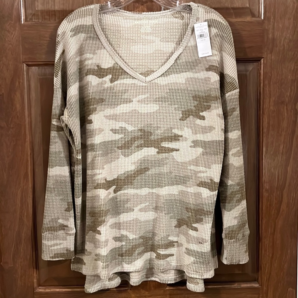 American Eagle Camo top
